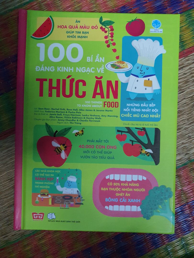 - 100 điều đáng kinh ngạc là cuốn sách kiến thức phổ thông rất hay, có những thứ chưa có trên Internet. 
- Mình là người thích những cuốn sách về bách khoa tri thức, mua để tham khảo, học hỏi. 
- Nên mua cho các bé để mở rộng và kích thích trí sáng tạo, tò mò của bé. 
- Sách có bìa cứng, giấy in màu, nhưng chưa phải giấy bóng. 
- Nội dung được dịch từ sách của USBORNE thì khá chuẩn xác, đáng tin cậy.