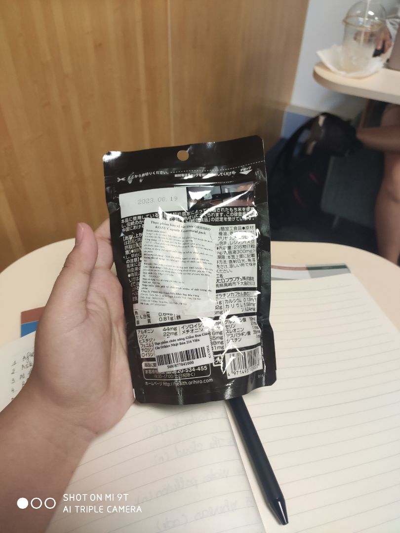 Mới nhận hết hồn nhỏ xíu à. Mở ra thì mùi cũng ko đến nỗi khó uống ( theo mình tìm hiểu thì tốt nhất uống 4 viên mỗi ngày chia ra mà uống nghe  và ăn cơm r sau 20 phút mới uống mỗi lần 2 viên tuyệt đối không uống khi đang bụng đối đau dạ dày như chơi) À hiệu quả thì mình chưa biết bởi vì mình mới nhận hnay và mới lần đầu dùng ?. Để cố gắng dùng hết có hiệu quả thì sẽ ủng hộ r nói vs mn sau nghe ( ko thấy mình lên tiếng sau 1 tháng thì biết r đó ko hiểu quả á).