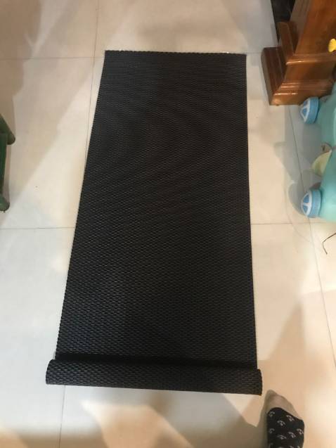 Tối mua thảm lót sàn cho xe Oto, mà khi tôi nhận hàng thì ra 1 cái tấm su dài thòng lòng