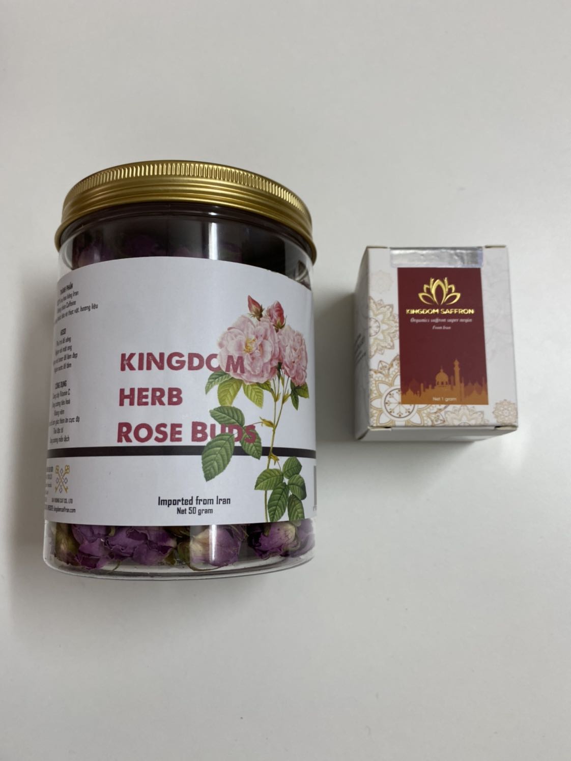 Mua combo giá tốt hơn nè, thích nhất là nụ hoa hồng và sợi saffron vẫn chất lượng như những lần mình mua trước đó, ko 1 chút vụn lun, hdsd đầy đủ, đóng gói rất kỹ, xứng đáng 5 sao