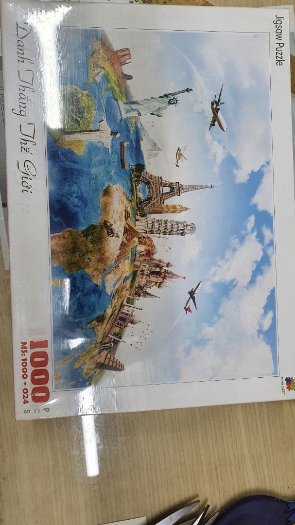 Hàng này xếp hết trơn rồi, k thích tí nào, đang hào hứng mở hộp ra để xếp, ai dè mở hộp ra đã hoàn chỉnh buồn 5'