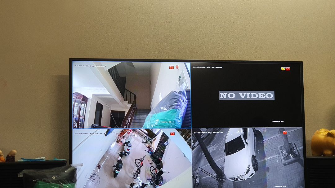 shop ơi camera lắp rồi nhưng 1 dây nguồn bị hỏng o đưa tín hiệu về được, shop gửi cho cuộn khác đi. Cám ơn shop nhiều