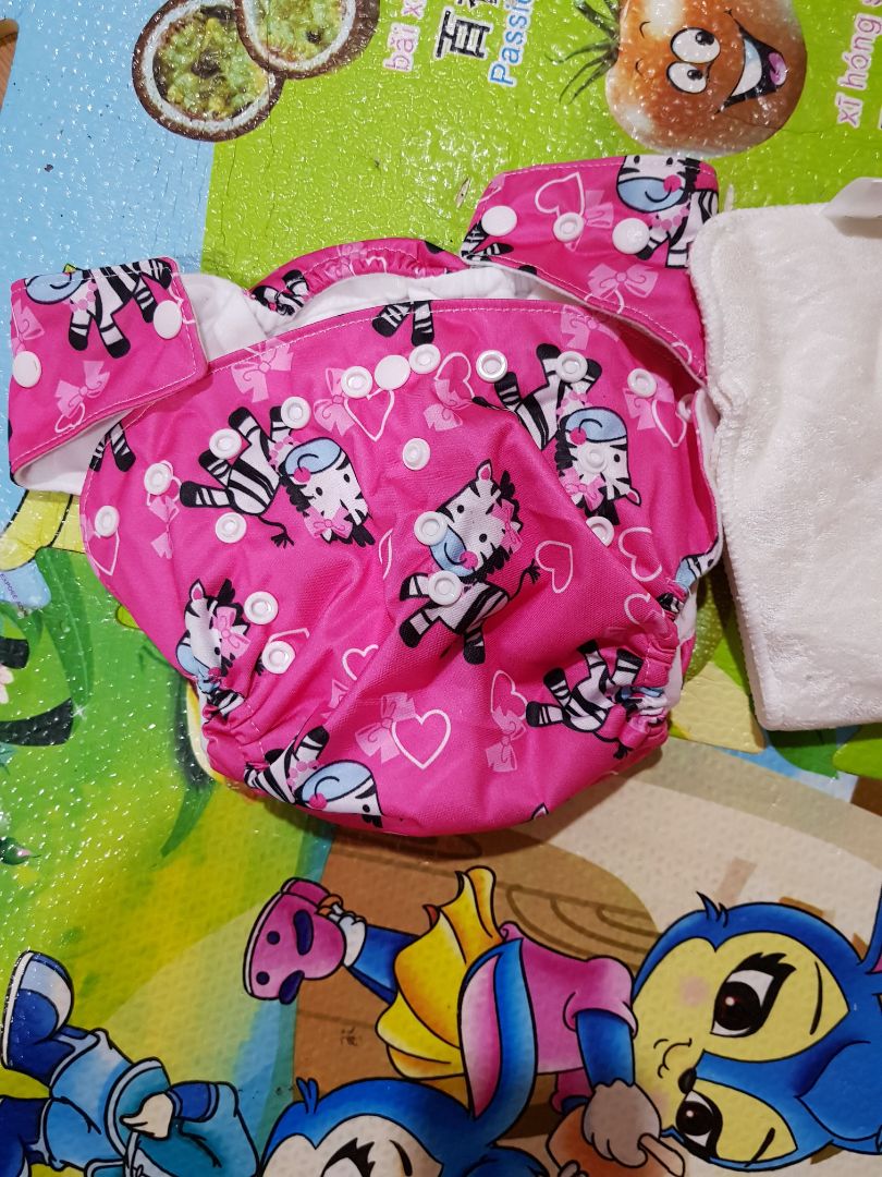 sản phẩm chính hãng. chất đẹp và chắc chắn. miếng lót sợi tre sờ rất mát tay. đường may mũi chỉ đẹp.  nói chung rất ưng.