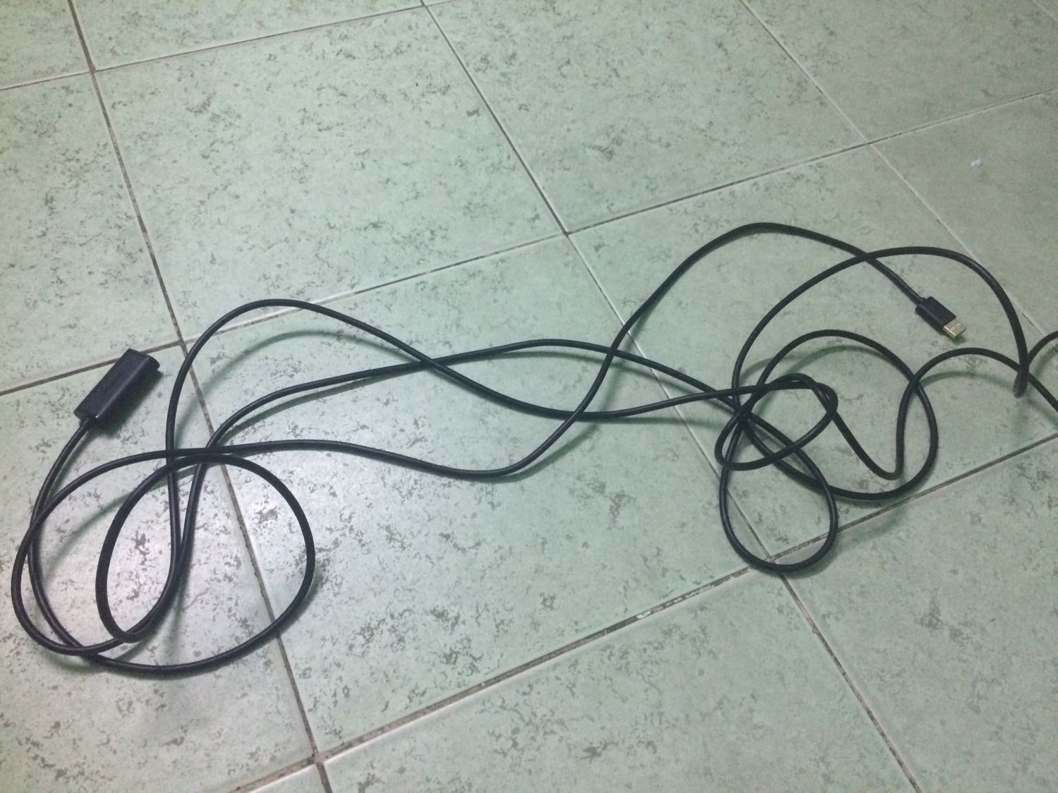 Chiều dài đúng yêu cầu để mình kết nối với camera gắn trên trần nhà xuống máy tính của mình