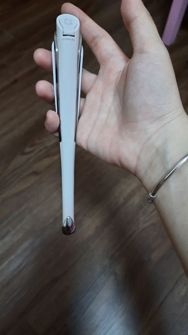 máy gọn nhẹ, dễ sử dụng, có thể mang theo khi đi xa, xài pin. đưa vào da mắt là tự rung. mới xài nên chưa rõ hiệu quả ko. máy gọn nhẹ, dễ sử dụng, có thể mang theo khi đi xa, xài pin. đưa vào da mắt là tự rung. mới xài nên chưa rõ hiệu quả ko.