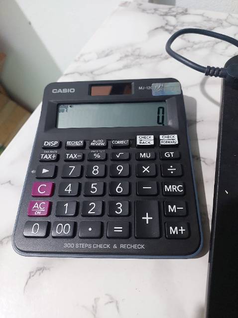 cỡ máy nhỏ gọn, dễ dùng, bàn phím êm, chức năng oke trong tầm giá