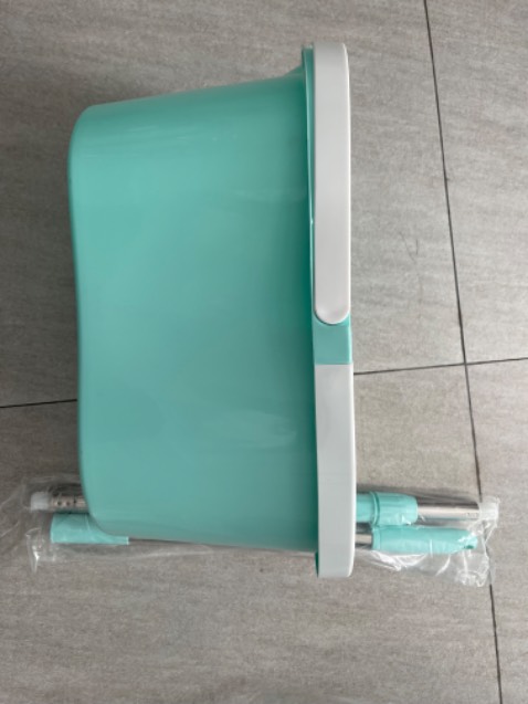 Sao trên thùng kg in chữ My jae, lần trươc mua có in. Phải hàng khác kg? Do lần trc mua hiệu này dùng tốt nên lần này mình mua 2 bộ và 1 cây.
Mua thêm cây lau nhà riêng lẻ màu tím thì có?