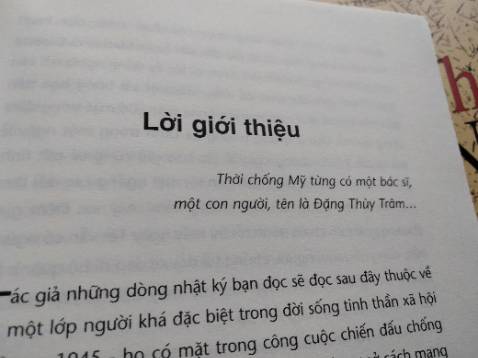 sách nhà Nhã Nam thì chất lượng khỏi chê rồi a.  
- nội dung sách là trích từ cuốn nhật ký của Đặng Thùy Trâm, gần cuối sách có phần phụ lục ảnh rất hoài niệm