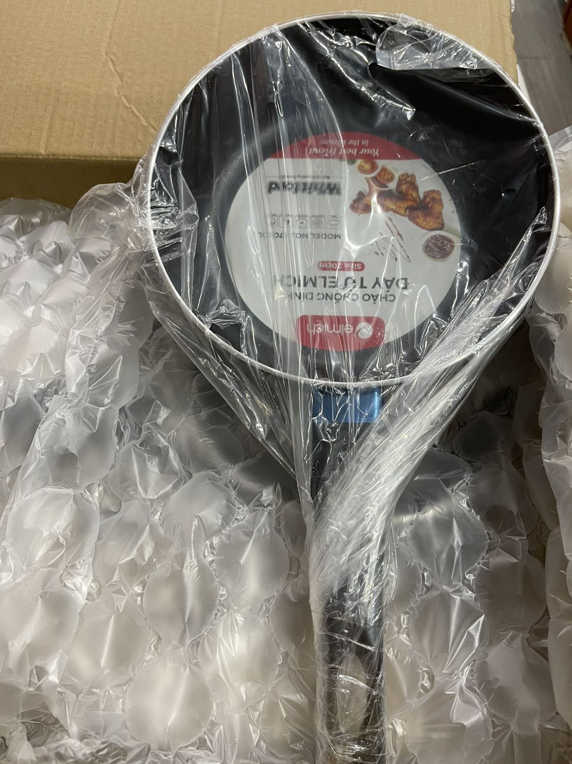 Chảo xài oke lắm ạh. Giá rẻ hơn mua ở sthi nhiều. Đóng gói chắc chắn. Rất hài lòng về dịch vụ ship của tiki. Hồi trước mình toàn mua của sốp-pi. Nhưng giờ chuyển qua mua hoàn toàn của tiki rồi