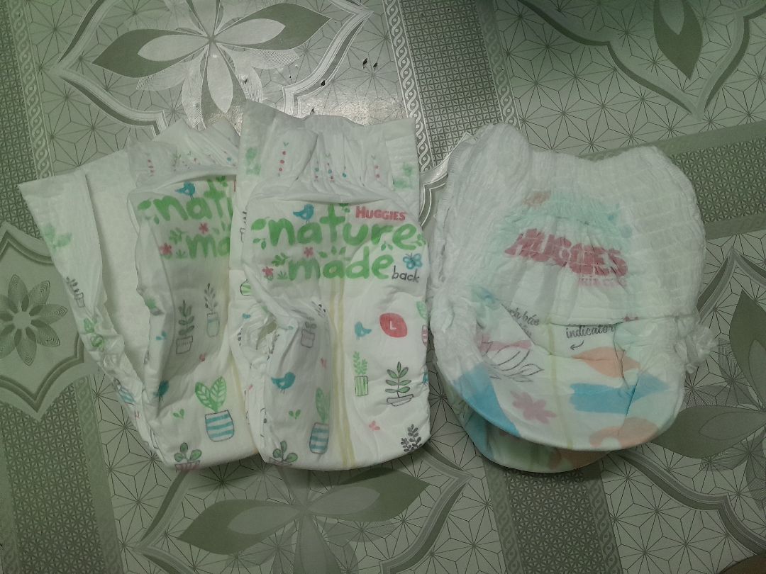 Review để khoe hình ông Will thui nhà mình thôi chứ tã Huggies ngon rồi, dễ mua Review để khoe hình ông Will thui nhà mình thôi chứ tã Huggies ngon rồi, dễ mua