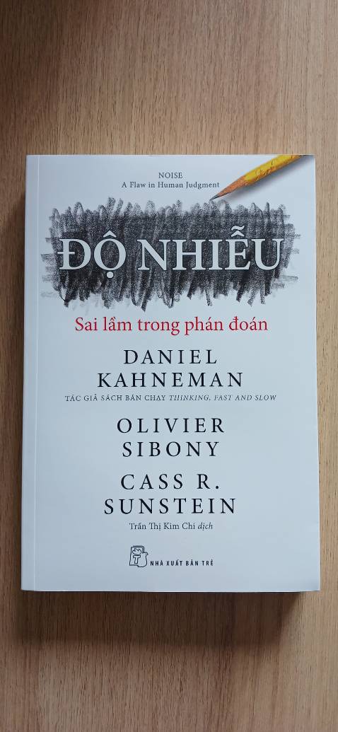 Sách gửi nhanh, bọc gói đẹp và khá kỹ càng. In ấn đẹp, rõ ràng. Giấy mỏng nhìn khá rõ chữ ở trang sau.
