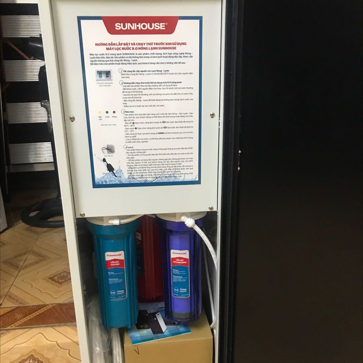 Hàng mới đẹp, ko tì vết. Hàng nhận sớm hơn dự kiến, nên bị delay lắp đặp. Hiện chưa lắp đặt nên chưa đánh giá đc chất lượng. Sẽ review lại sau khi sử dụng