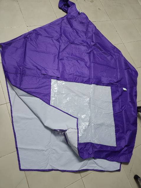 Nhận hàng khônv đúng loại đã đặt. Đặt mua áo mưa không xẻ tà, nhận hàng aoa mưa xẻ tà