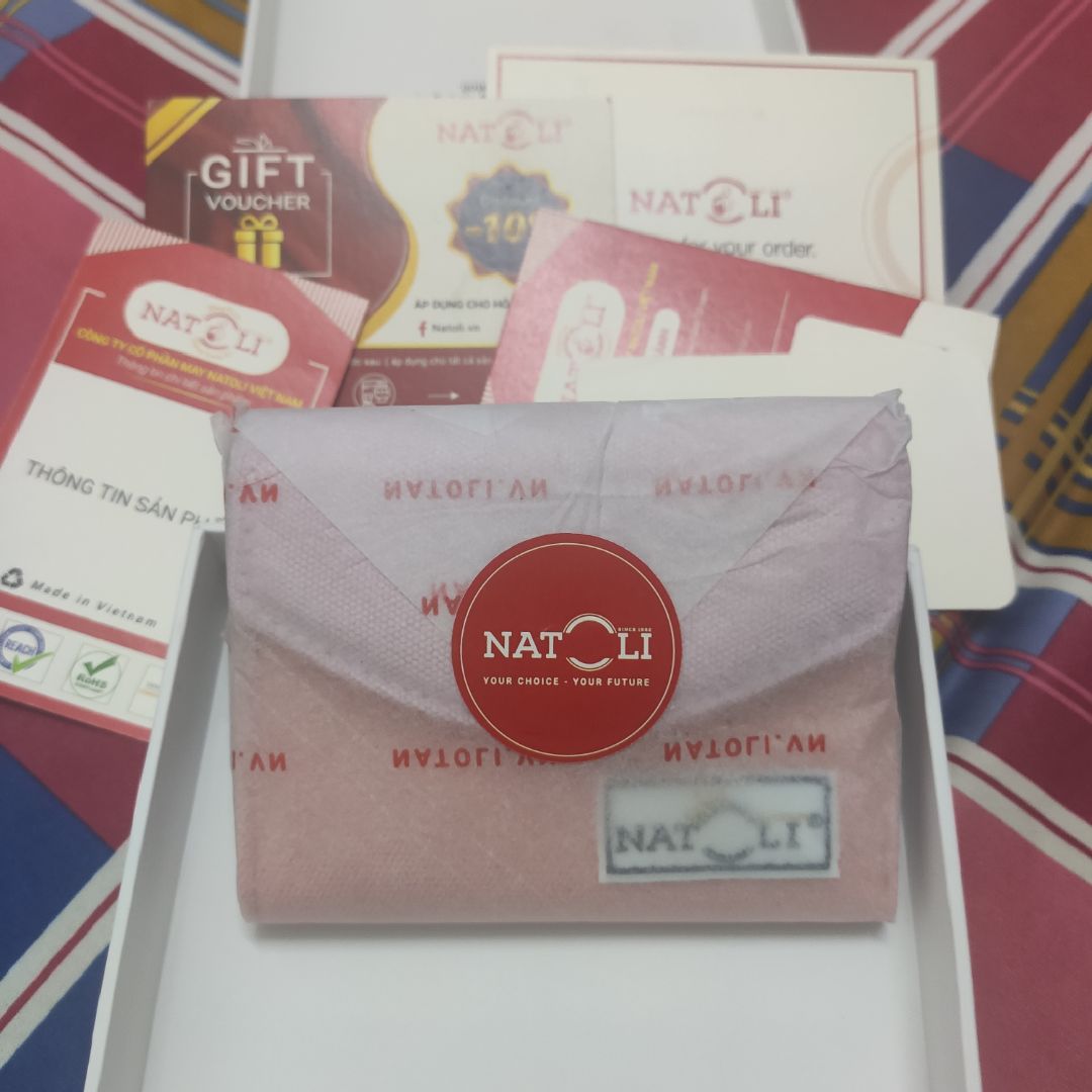 sản phẩm đóng gói cẩn thận. từ cách đóng gói thấy được sự chuyên nghiệp của shop. mình tặng cho bạn gái rất thích. giao hàng cũng nhanh nay đặt mai đã có rồi. sẽ ủng hộ shop lâu dài 😁