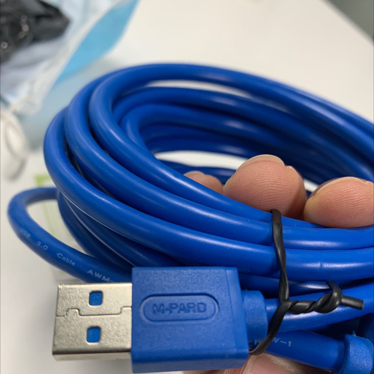 Giao hàng không đúng hiệu đặt ugreen mà giao mprad shop làm gì ăn kỳ vậy