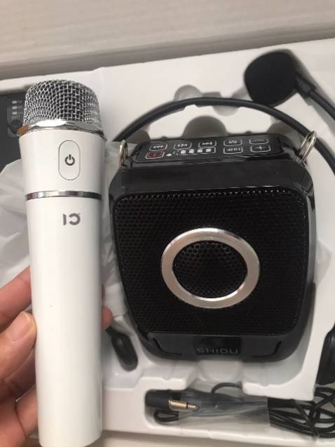 Âm thanh ấm, pin dùng được cả ngày chưa hết, nhỏ gọn tiện di chuyển