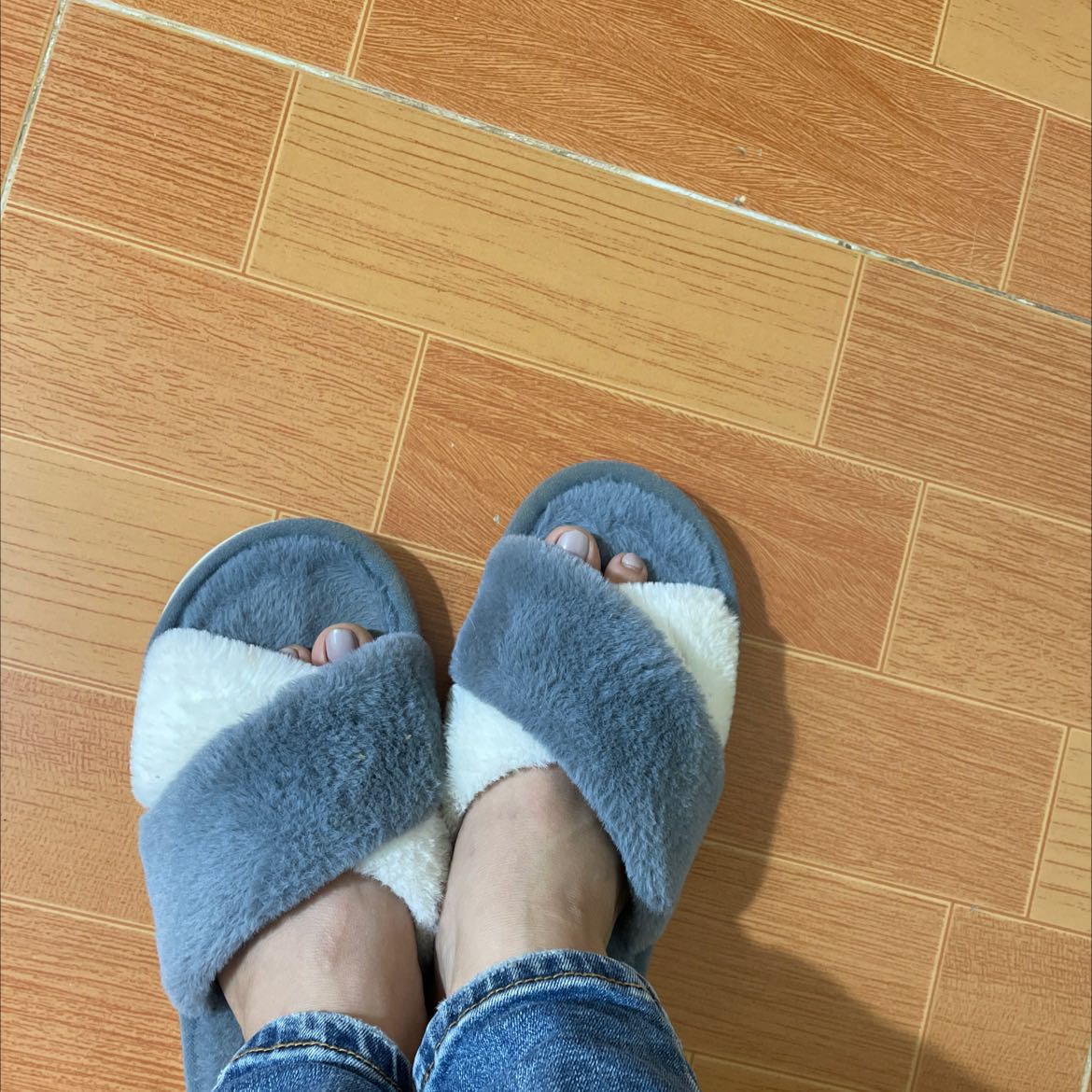 Mình rất thích đôi này, đi ấm chân mà không bị cảm giác bí như loại bít mũi Mình rất thích đôi này, đi ấm chân mà không bị cảm giác bí như loại bít mũi