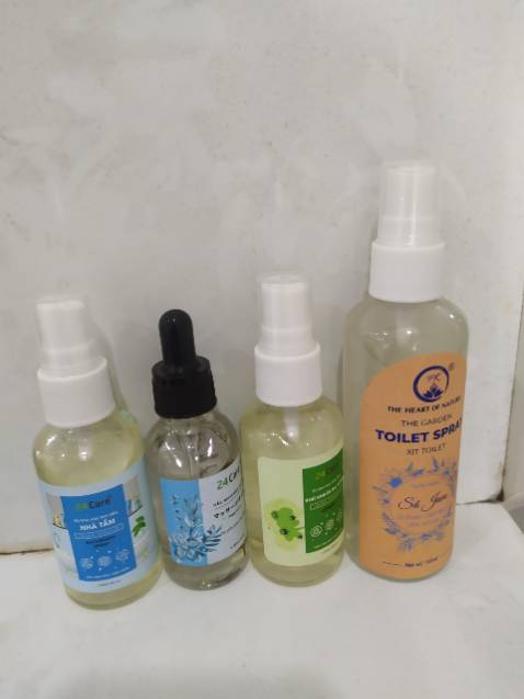 Cái này thì mua chai nhỏ thôi về thử mà công nhận là tiện thiệt, đem đi chơi đi đồ hay đi đâu đso tui toàn thủ 1 chai sẵn trong người, khử mùi đồ ăn với mùi phòng siêu tốt luôn nè. Lần sau thử mùi khác xem sao hihi Cái này thì mua chai nhỏ thôi về thử mà công nhận là tiện thiệt, đem đi chơi đi đồ hay đi đâu đso tui toàn thủ 1 chai sẵn trong người, khử mùi đồ ăn với mùi phòng siêu tốt luôn nè. Lần sau thử mùi khác xem sao hihi