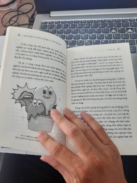 Shop đóng gói cẩn thận, giao nhanh. Sách có nhiều hình ảnh minh họa. 
Nội dung đọc siêu cuốn vì theo dõi anh Tùng cũng khá lâu. Bạn nào fan anh Tùng thì không thể bỏ qua cuốn này.