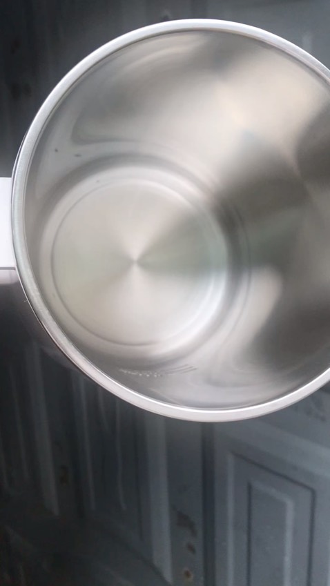 Tiki và hãng hàng quá nhanh luôn ạ! Shiper hiền lành vui vẻ nữa.
Mình ở BD đặt giữa chiều hôm qua mà sáng nay đã nhận hàng.
Săn sale nên giá tốt
Hàng giao đầy đủ, lúc đặt hàng các bạn chịu khó chat với đơn hàng và dặn các bạn ấy 1 tí là các bạn lưu ý ngay á.
Nhân viên CSKH của hãng ( chat & tổng đài) đều dễ thương lắm ạ
M nấu thử đậu đỏ rồi mới lên nhận xét. Thấy nhuyễn lắm ạ. Đậu m ngâm 5 tiếng. M ko lọc, để vậy luôn cho có chất xơ.
Có gì cần alo tổng đài ngay mn ạ . Nhanh lẹ lắm. Số trên web cty nè 18*** 
Nhà m xài 1 sinh tố từ 2017
2 máy đánh trứng 2022
Vẫn còn ổn hết mn ạ
Lúc đầu lăn tăn mãi sau nghĩ hàng xài gđ đắt xắt ra miếng. Chắc phải mua riêng thêm máy xay thịt.
Hàng quá ngon, bỏ ống heo thôiiii
Thanks Tiki
Thanks Bluestone!