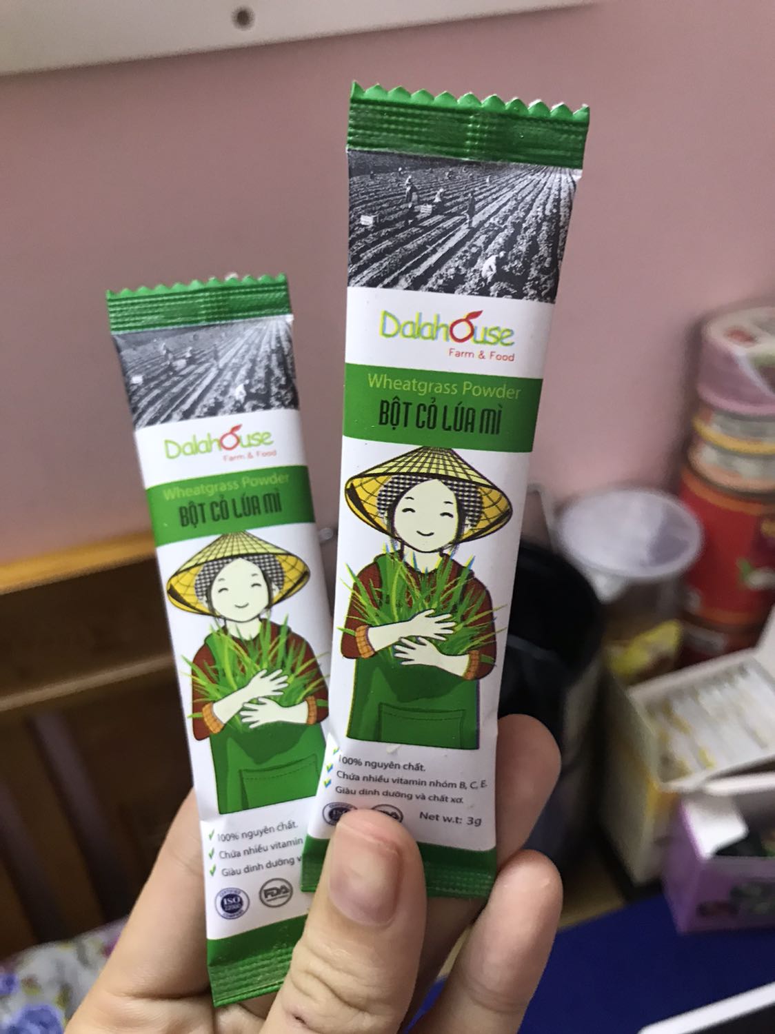 Lần đầu mua sản phẩm.  Nhan viên tiki giao nhanh. Hộp in ấn moi chi tiết rât rõ ràng, bắt mắt. Nhìn dê thương. Va có lẽ cũng la một sản phâm tôt đê mn nên mua sử dụng. 😍😍😍 chac chắn se ủng hộ shop!