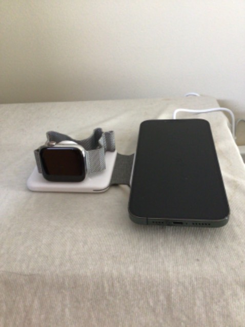 Sạc ổn, nam châm hít mạnh. Sạc không bị nóng máy. Sạc ổn, nam châm hít mạnh. Sạc không bị nóng máy.