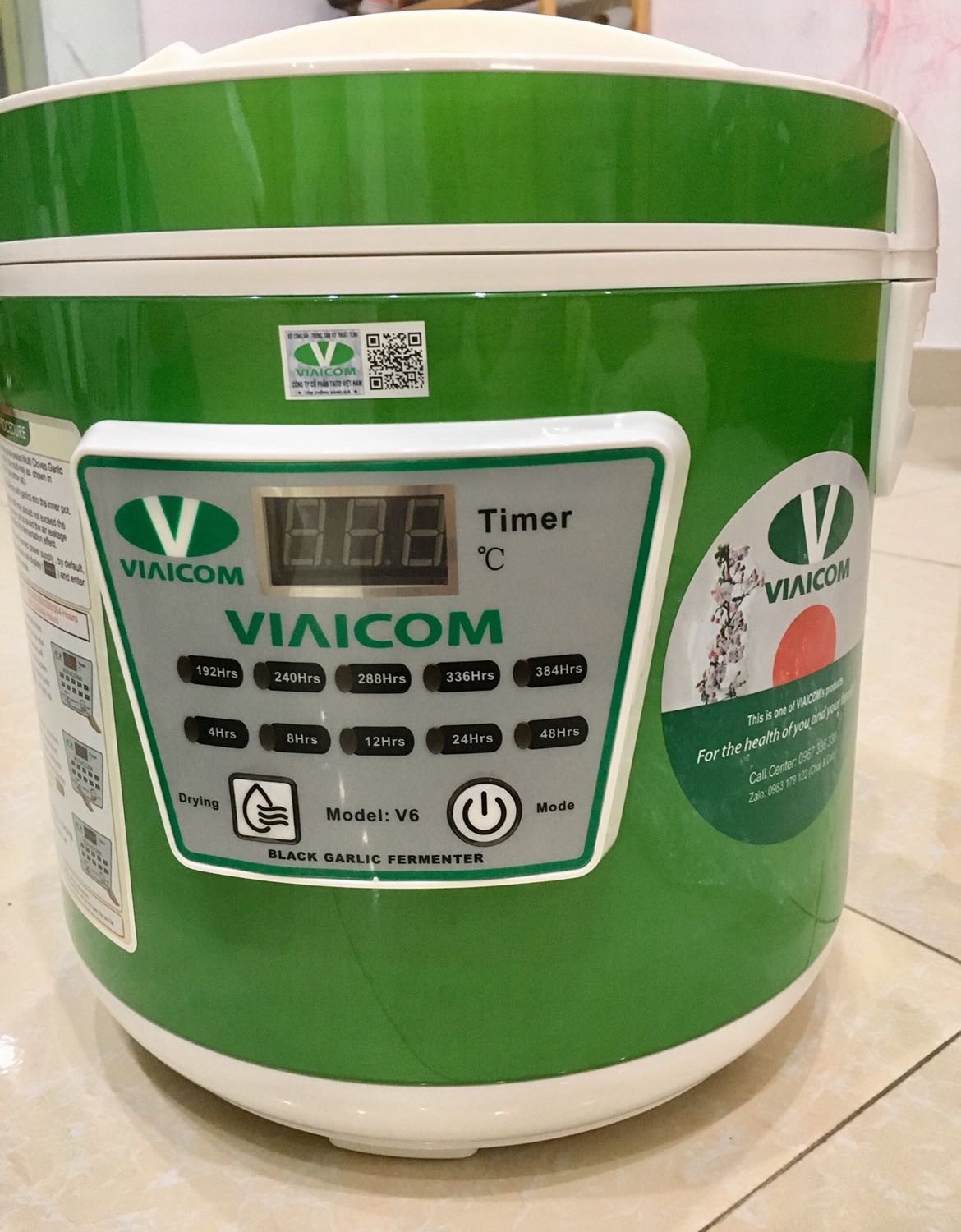 Sản phẩm tốt.Máy đẹp, chắc chắn. Máy được  đóng trong thùng giấy có cả xốp bảo vệ cẩn thận. 
Đặc biệt thích vì khay làm tỏi có tận 4 tầng .Chất liệu khay dày và đẹp. Máy có nhiều nút chọn thời gian và có cả nút xấy khô.
Mình mua tặng cho bố mẹ , ông bà khá hài lòng.