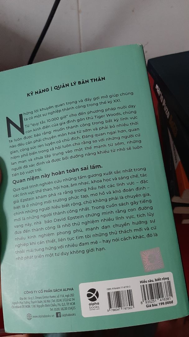 Cuốn sách này giúp bạn biết cách tư duy xa rộng nhắm vào những kỹ năng dài hạn và những tri thức tầng sâu giúp bạn linh hoạt hơn trong mọi lĩnh vực và có một cái nhìn thiết thực hơn trong việc đi tìm phẩm chất phù hợp của chính mình. Một cuốn sách rất hay nếu như bạn đang cảm thấy lo lắng cho tương lai vì không biết mình sẽ đi về đâu sau này.
