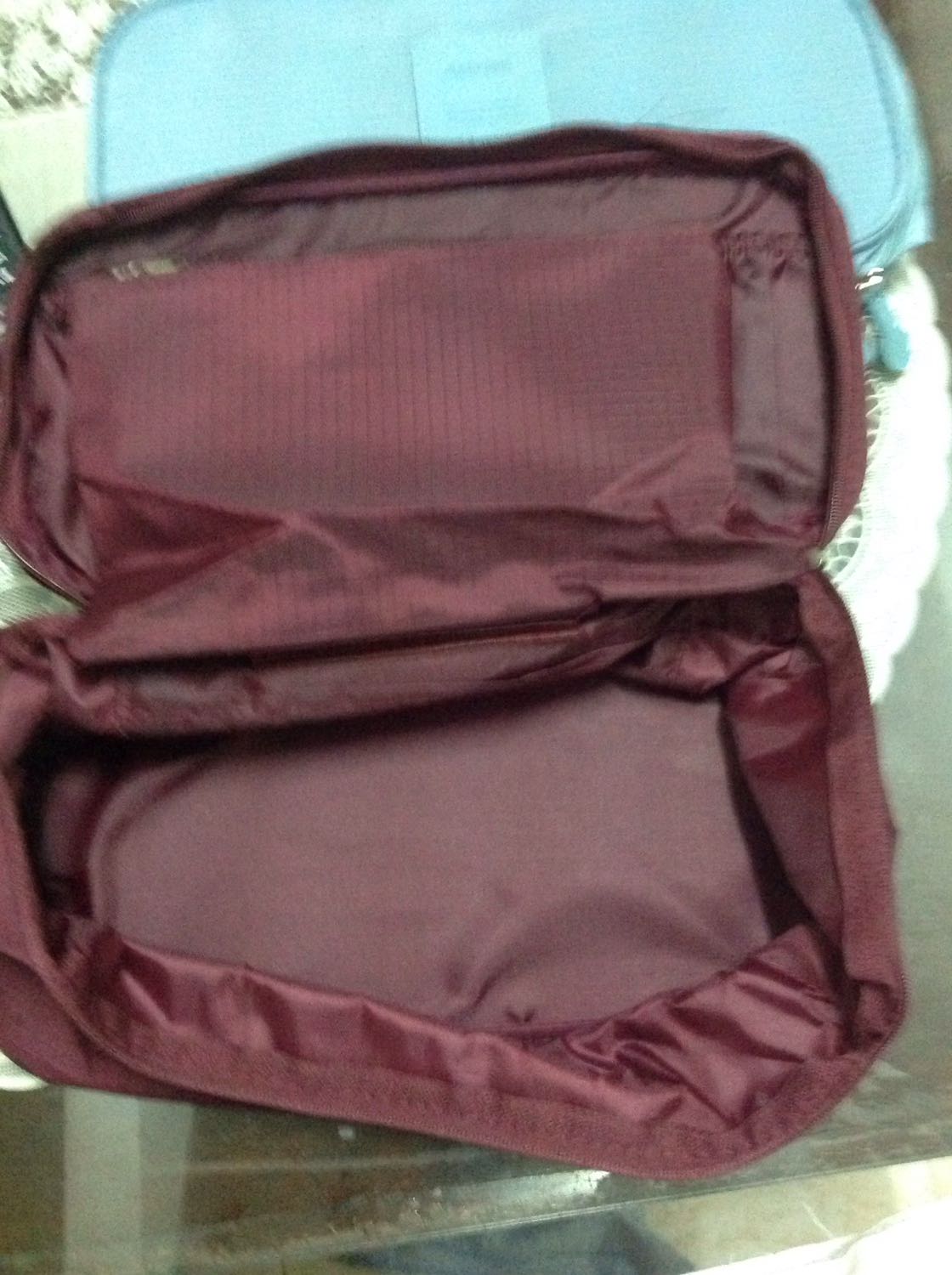 tui đẹp tiện cho viec sap xếp đồ mang theo ,mua được giá rẻ