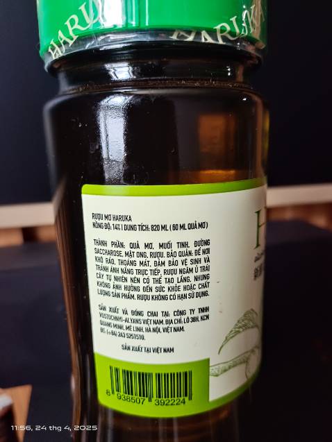 Chưa uống nhưng nhìn chai rượu đúng kiểu dáng rượu mơ. Tuy chưa uống nhưng chắc ngon vì tin tưởng các mặt hàng của SAIGONFAB.