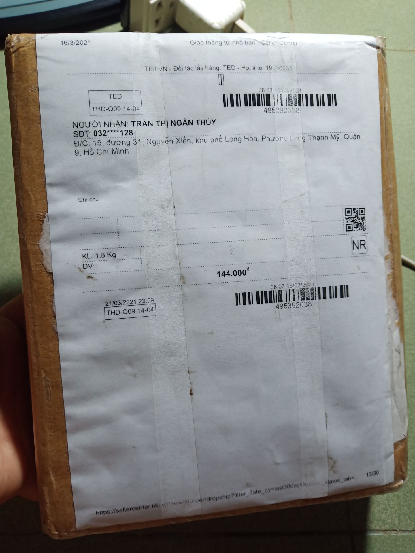 tui mới nhận hôm qua. cực kì thích luôn vì vẫn còn lớp nilon bảo vệ mặt bìa.... cứ bị cuốn vô mua hàng trên Tiki á.