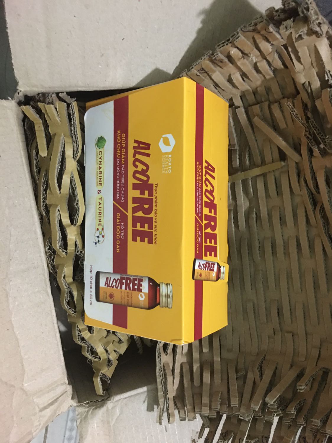 Sp rất tốt, mua đợt này 1 hộp tặng 3chai, nhưng khi ship chỉ nhận đc 1hop chứ k nhận đc thêm 3 chai kmai như hình, vẫn k biết thắc mắc và nt ở đâu để đc hỗ trợ