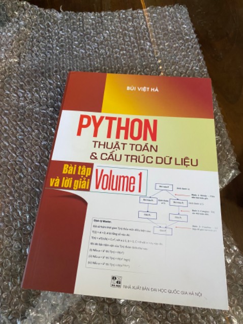 Có đóng gói bảo quản cẩn thận. Bìa sách màu đẹp…