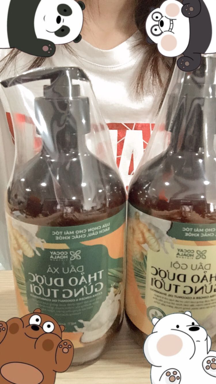 Bao bì đẹp. Mình mua 2 cặp rồi. Trước mua dùng thử thấy thích. Tóc mình tẩy rồi mà dùng thấy mượt vs cũng bớt gãy rụng hơn nên mua hộ cho bạn 1 cặp. Nói chung là thấy chất lượng rất tốt. Mùi dầu thơm dã man. Đáng tiền lắm! Mình sẽ mua nhiều hơn