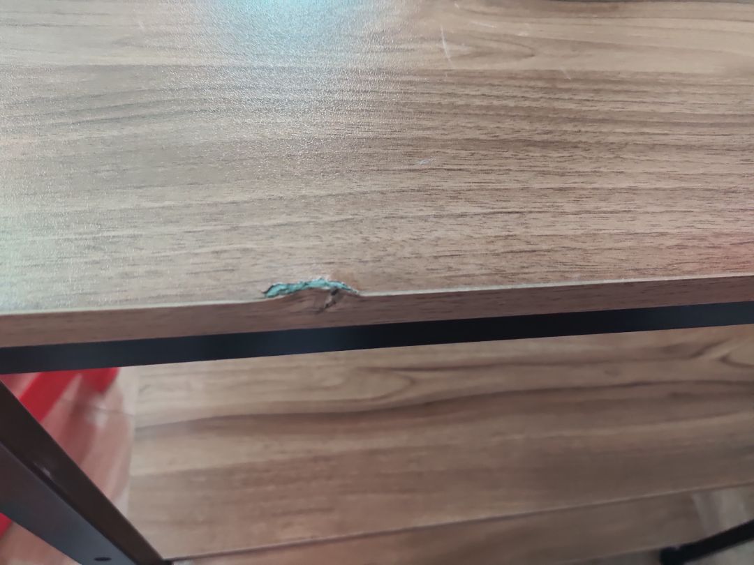 sản phẩm bị lỗi do quá trình vận chuyển nhưng shop đã liên hệ và xử lý rất hợp lí, sẽ tiếp tịc tin tưởng và ủng hộ