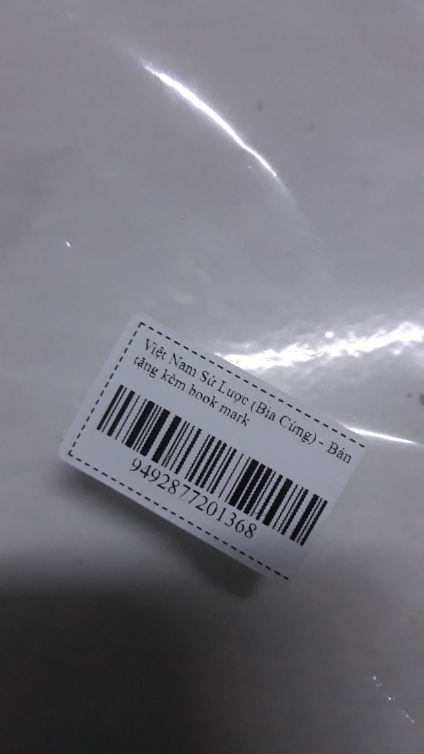 tiki đóng gói cẩn thận, sản phẩm chất lượng, giao hàng cũng nhanh. mình mua khá thường xuyên. Tuy nhiên, lần này trên app ghi tặng kèm book mark, trên bao bì đóng gói cũng có ghi, nhưng bên trong thì ko có. buồn 1 phút ! lần sau, hy vọng tiki cẩn thận hơn nhé !