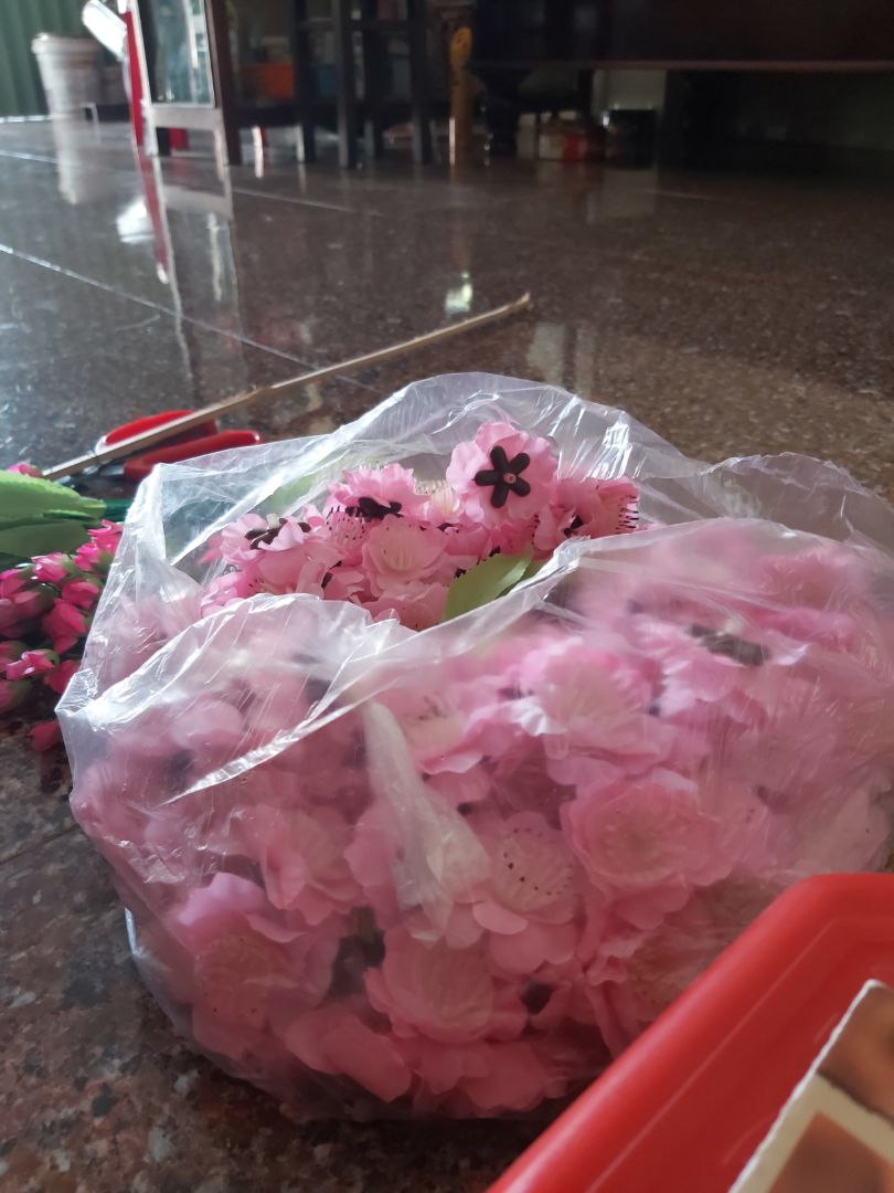 tôi mua combo 2 bịch đào 4 bịch mai shop giao 1 bịch đào 167 bông đào không có mai.