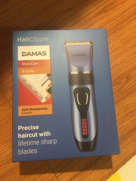 Nhìn chung là đẹp, nhỏ gọn, dễ sử dụng. Màn hình hiển thị lượng pin, tặng kèm khá nhiều phụ kiện chuyên dụng, lưỡi dao sắc bén nhưng ko sợ bị cứa vào da như các loại trước mình mua. Rất thích màu vàng gold này 👍🏻👍🏻👍🏻