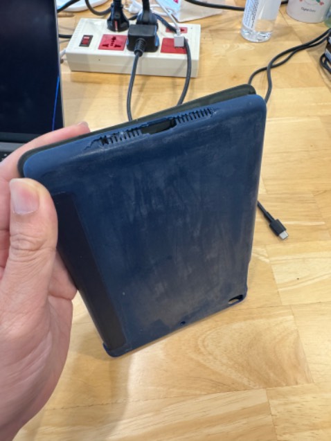 Hàng quá tệ, sản phẩm cũ mốc và gãy vụn