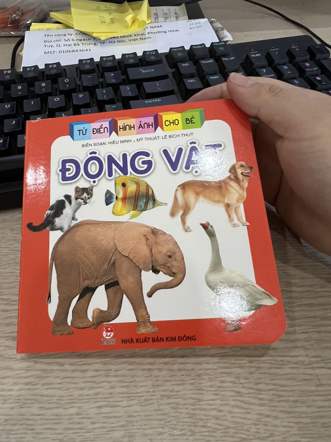 Sách đẹp nên mua cho trẻ
Bé nhà minh rất thích