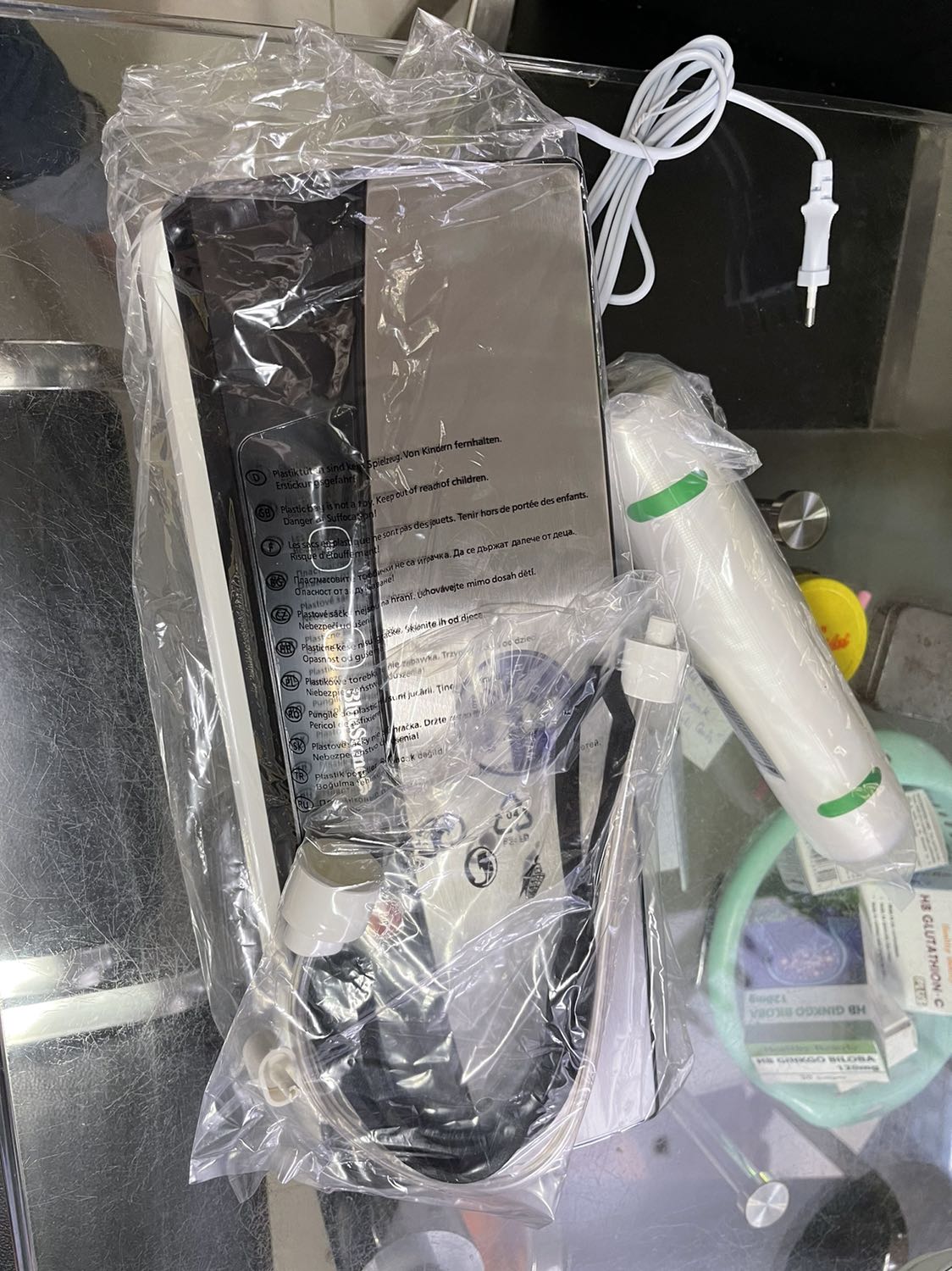 Sản phẩm tốt. Bảo hành 2 năm active dễ.
Khoá 2 bên hông cứng và có vẻ mỏng manh, xài lâu ko biết thế nào