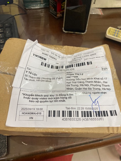 Xin trả lại hang, tôi đặt số XL nhưng sô này là số 9, tôi đeo bị nhỏ, 2 đại trùn rất ngắn,