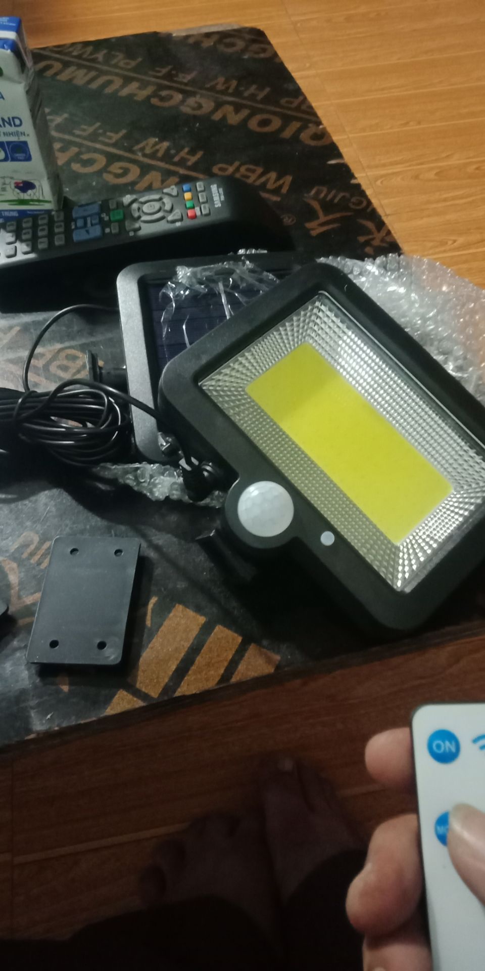 sản phẩm thấy OK. giao đúng hàng như hình ảnh quảng cáo.chất lượng thì xài rồi mới biết