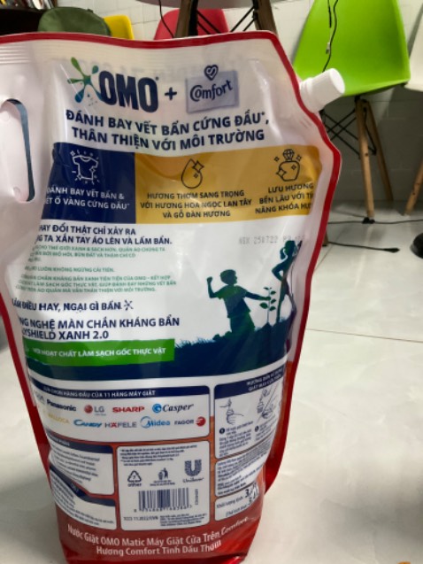 Mùi hương thơm nồng nha 
Mua combo đc tặng 1 túi giặt nhỏ 50g
Giao hàng ko bị hư hại gì rất OK nha