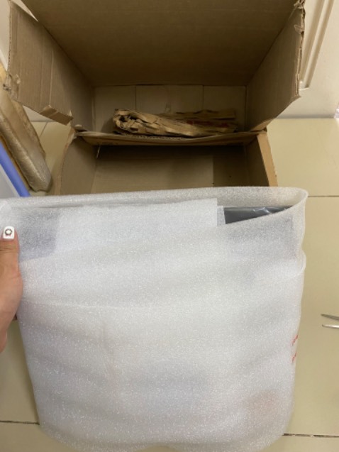 Giấy trắng, độ dày cũng chấp nhận được, ko quá mỏng. Giao nhanh, gói rất kỹ. Shipper nhiệt tình thân thiện, thanks all Giấy trắng, độ dày cũng chấp nhận được, ko quá mỏng. Giao nhanh, gói rất kỹ. Shipper nhiệt tình thân thiện, thanks all