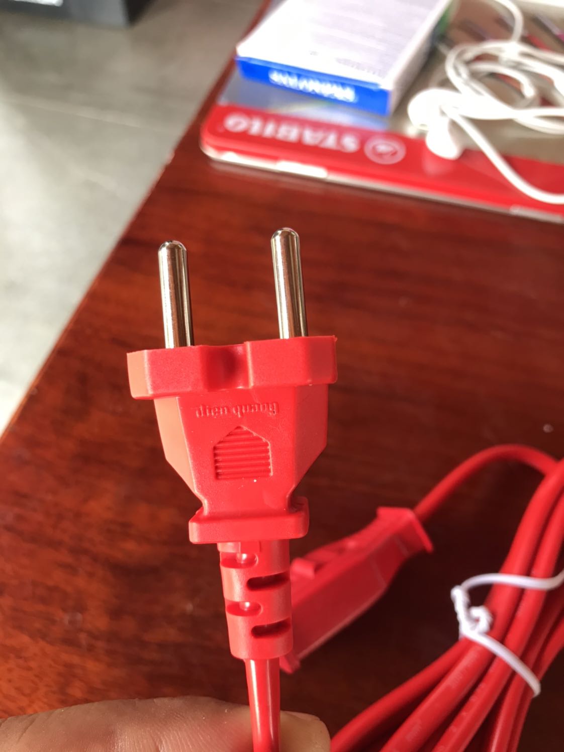 Đã xử dụng điện quang nhiều lần. Luôn thấy hài lòng. Mua lần thứ 3 dây điện nối dài này rồi. Rất thích. Sẽ còn ủng hộ nữa.