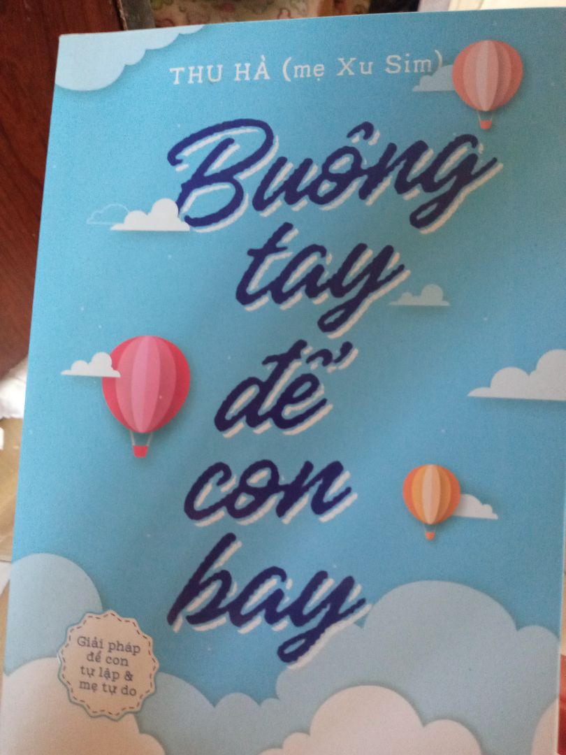 Mình có đọc 1 cuốn của chị Thu Hà là "Con nghĩ đi mẹ không biết" đọc rất hay, hài hước, và khiến cho mình nuôi con dễ thở hơn, nên mình mua tiếp cuốn này để đọc, ngoài ra trên *** của chị chia sẻ rất nhiều bài viết tâm đắc  mình rất thích sụe guản dị chân thật đầy tình cảm của chị