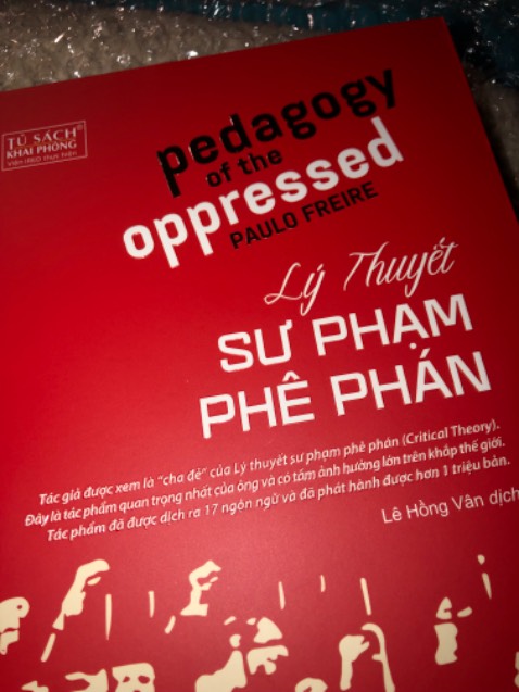 Đóng gói chất lượng ko cần phải bàn sách mới 100% đc bóc seal
Giấy bên trong xịn lắm mềm mượt bìa đc in chữ nổi
Nội dung cũ nhưng luôn luôn đúng về xã hội
Nội dung của tác giả cũng có cho thấy sự tương xứng với nhưng nghiên cứu về giáo dục việt nam ngày nay