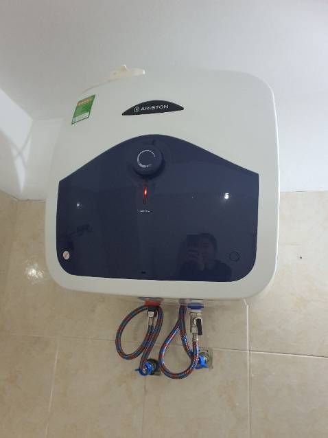 Hôm trc đặt, hôm sau có hàng luôn, buổi chiều cx có người đến lắp luôn
Dịch vụ tốt, cả giao hàng lẫn người lắp đều nhiệt tình, hàng nguyên vẹn, đóng gói cẩn thận
Nước nóng nhanh, ổn