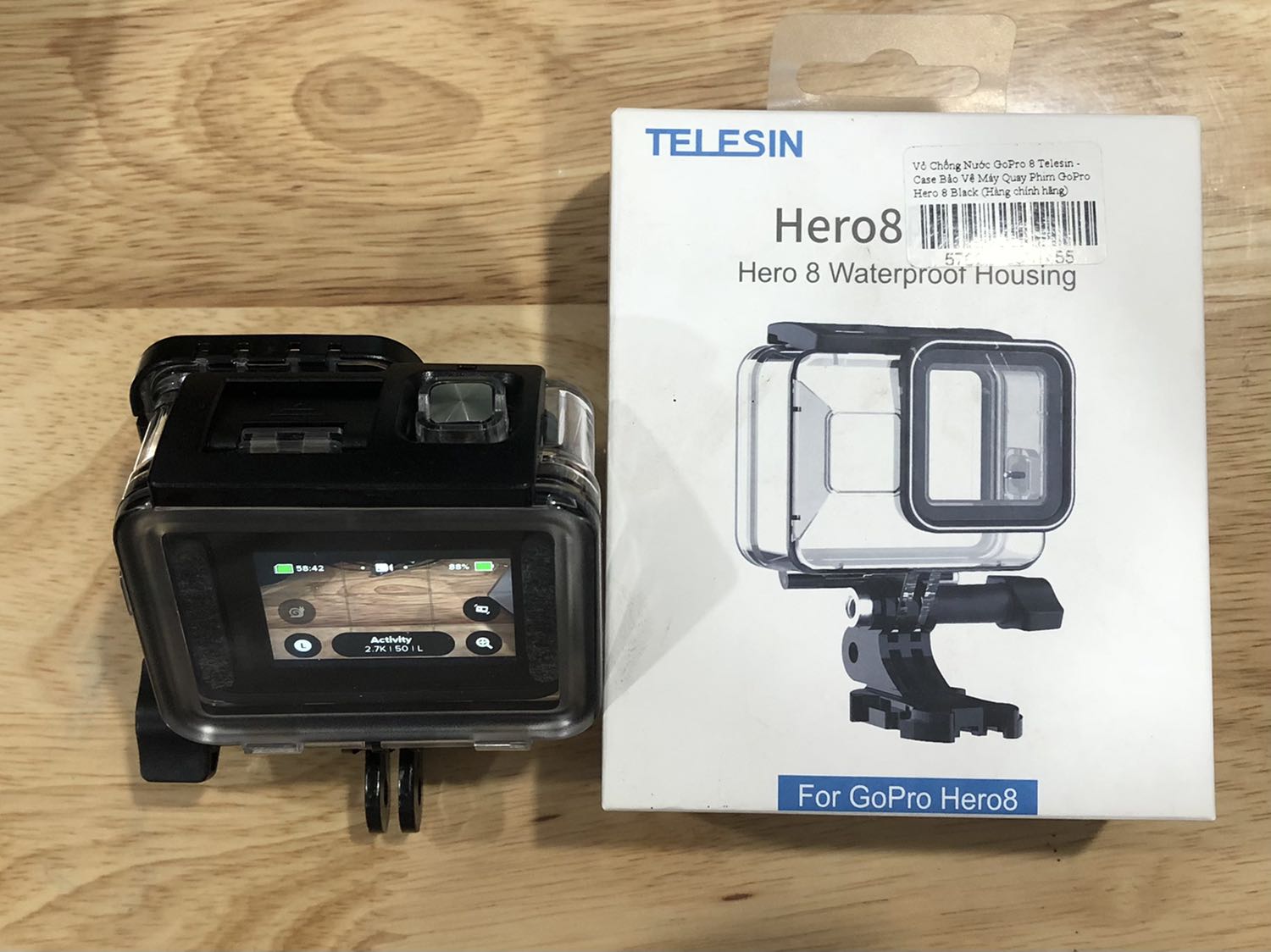 Giao hàng nhanh. Đẹp. Chắc chắn. Chất liệu nhựa trong suốt có vẻ ổn. Chưa thử khả năng chông nước nhưng nhìn có vẻ khít. Vừa vặn Gopro hero 8. Nút bấm tiếp xúc mềm nhưng thấy nó hơi nhỏ, sợ xài thời gian dài nó lủng cái nút cao su con Gopro quá.